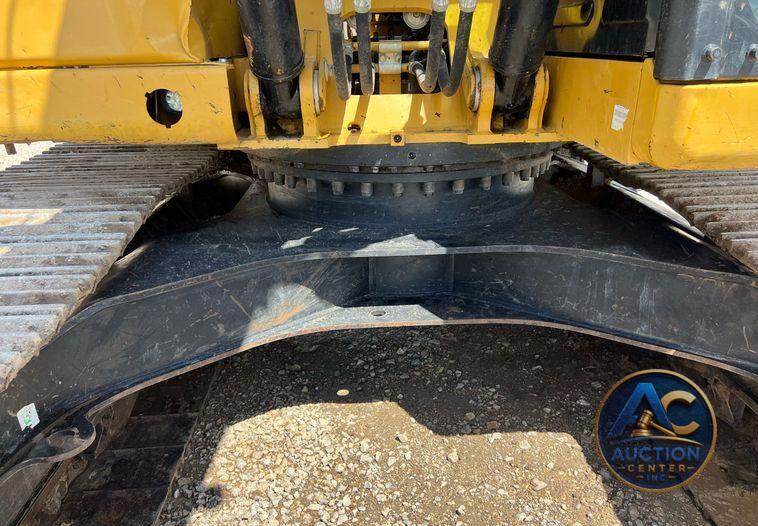 2019 Caterpillar 320 excavator