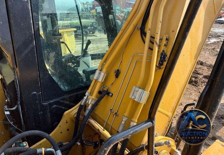 2019 Caterpillar 320 excavator