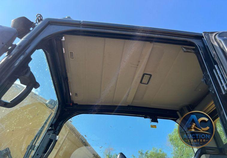 2019 Caterpillar 320 excavator