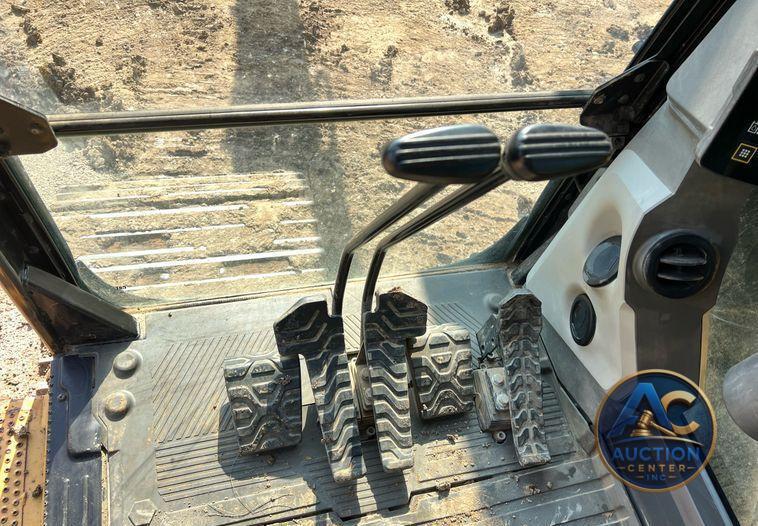 2019 Caterpillar 320 excavator
