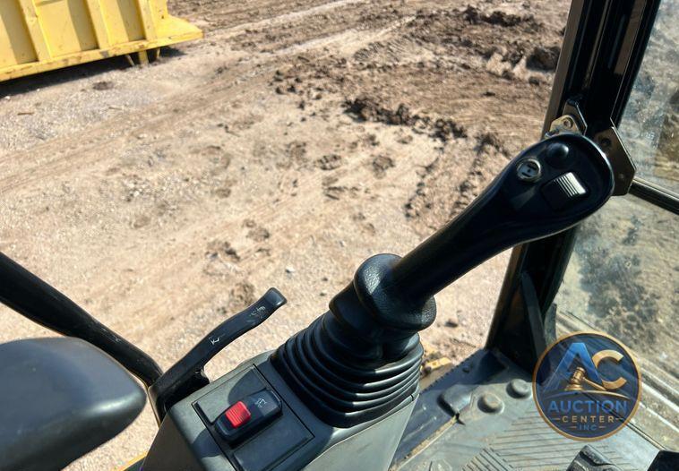 2019 Caterpillar 320 excavator