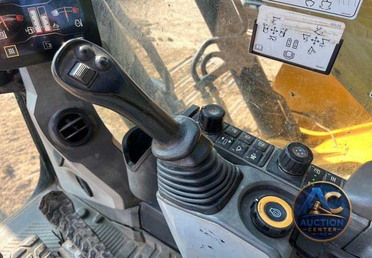 2019 Caterpillar 320 excavator