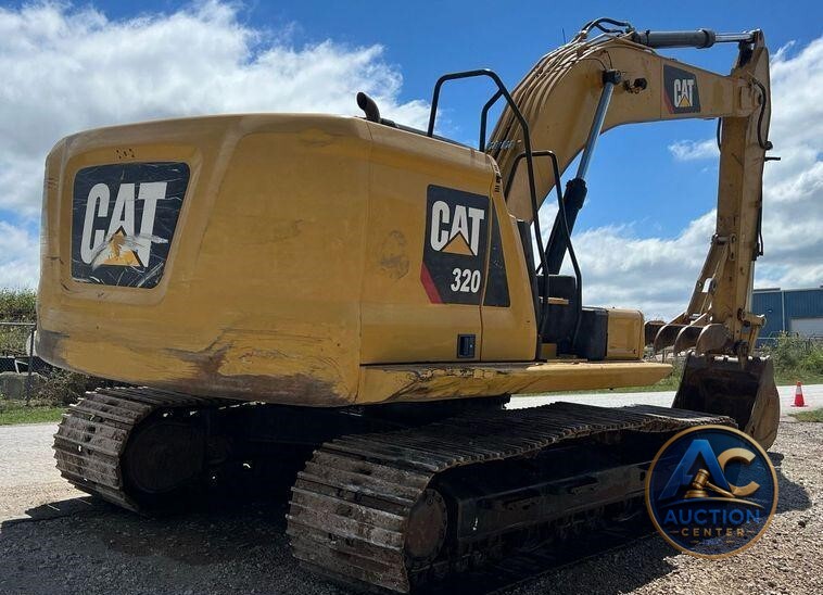 2019 Caterpillar 320 excavator