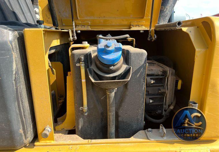 2019 Caterpillar 320 excavator