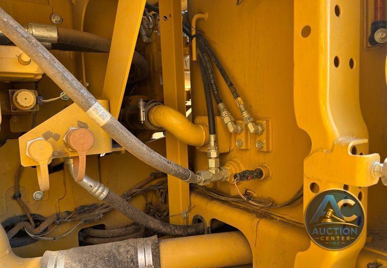 2019 Caterpillar 320 excavator