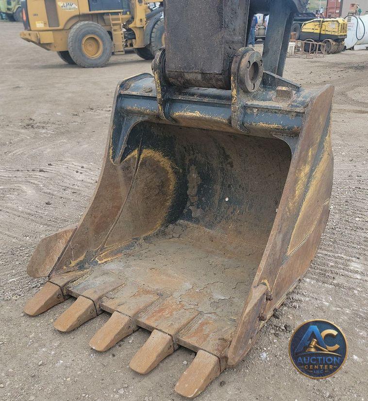 2016 John Deere 300G LC excavator