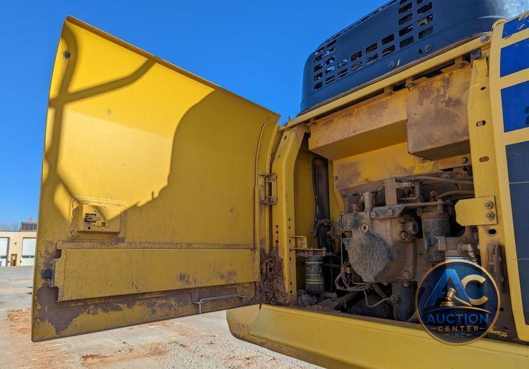 2015 Komatsu PC290LC-11