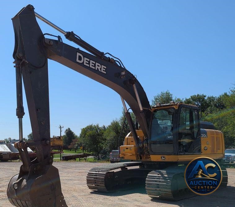2017 John Deere 210G LC  excavator