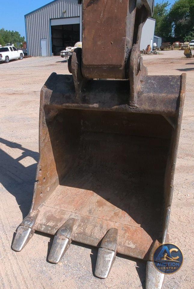 2017 John Deere 210G LC  excavator