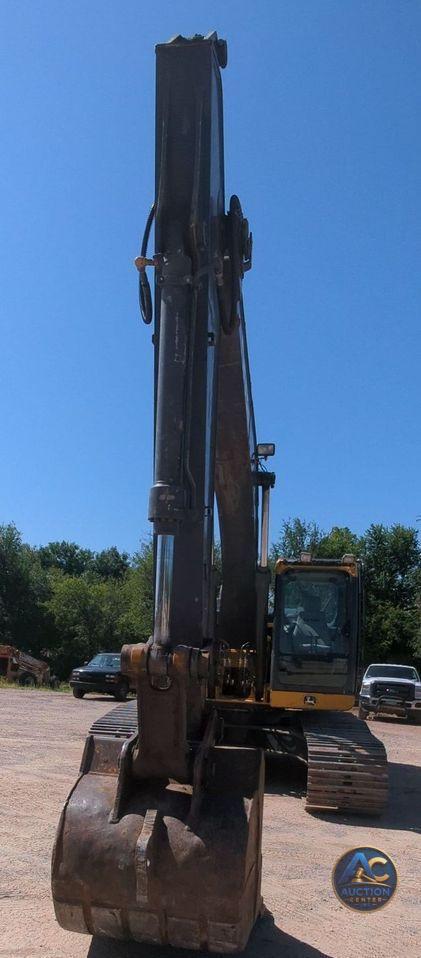 2017 John Deere 210G LC  excavator