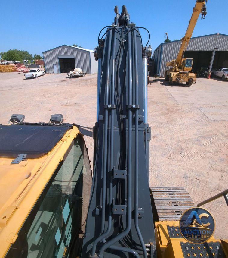 2017 John Deere 210G LC  excavator
