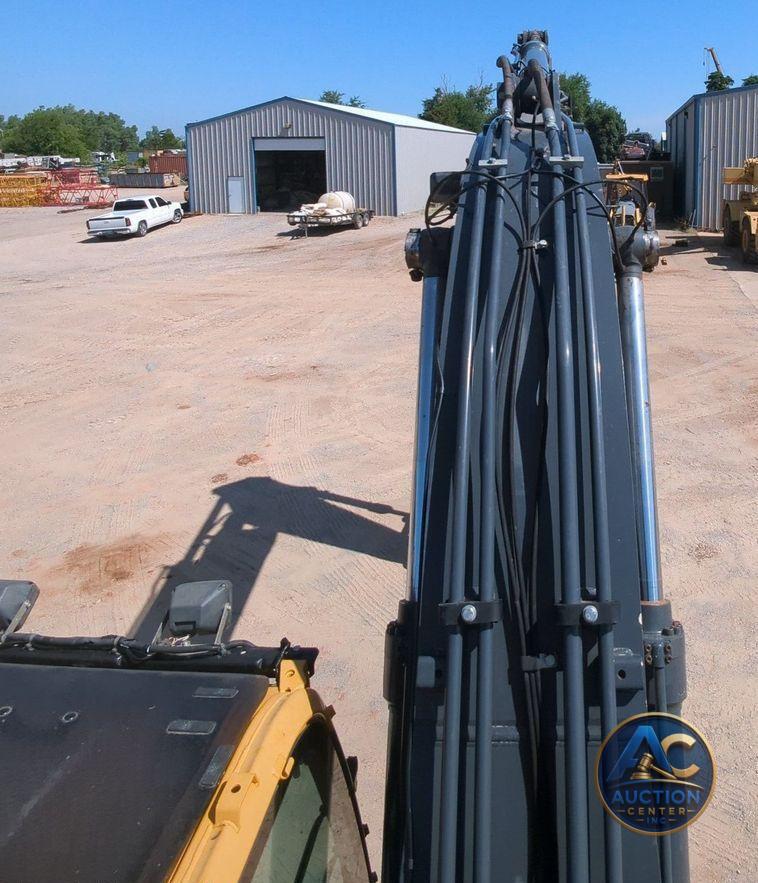 2017 John Deere 210G LC  excavator