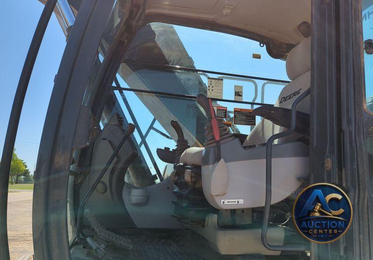 2017 John Deere 210G LC  excavator