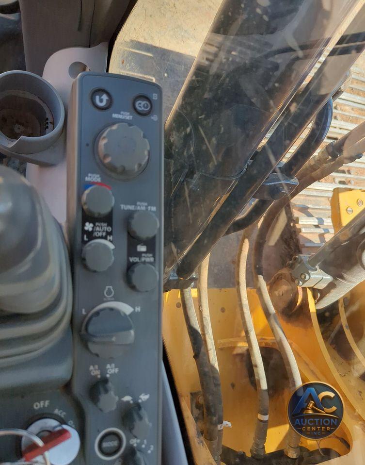 2017 John Deere 210G LC  excavator