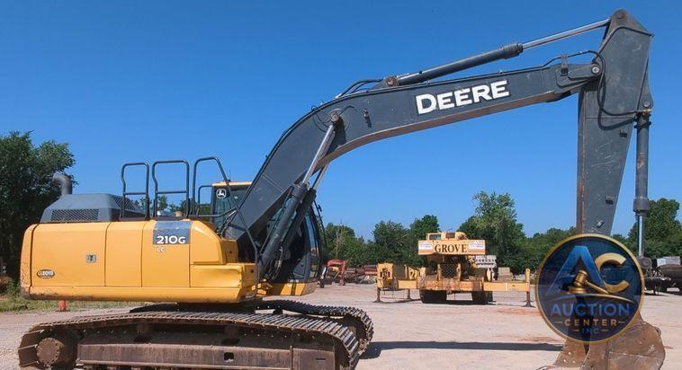 2017 John Deere 210G LC  excavator