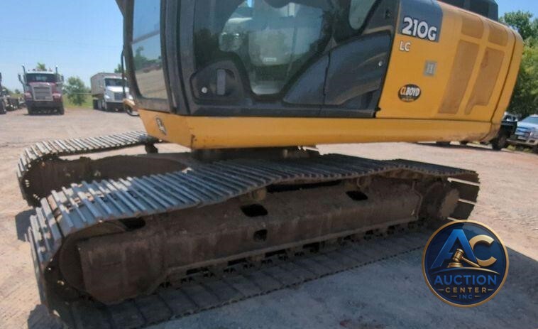 2017 John Deere 210G LC  excavator