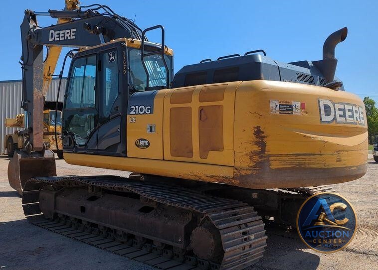 2017 John Deere 210G LC  excavator