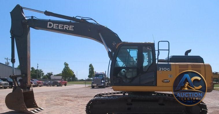 2017 John Deere 210G LC  excavator
