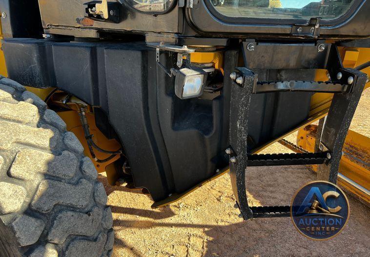 2013 Caterpillar 140M2 VHP Plus  motor grader