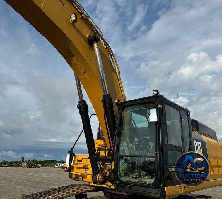2017 Caterpillar  349FL excavator