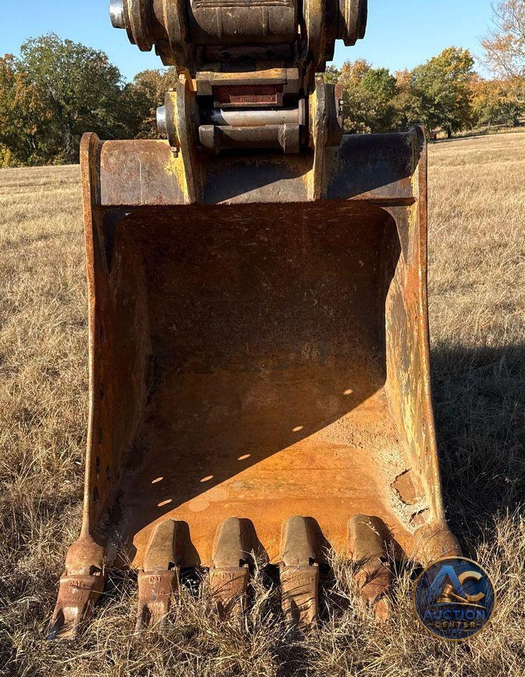 2017 Caterpillar  323F L excavator