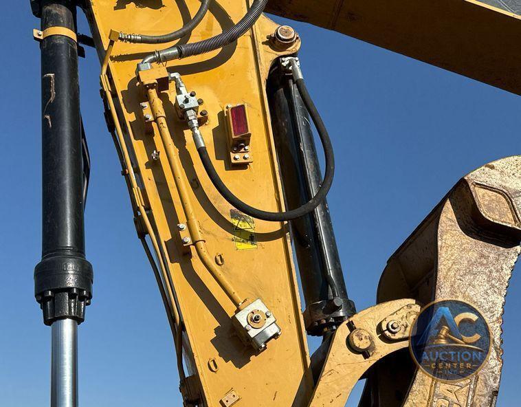 2017 Caterpillar  323F L excavator