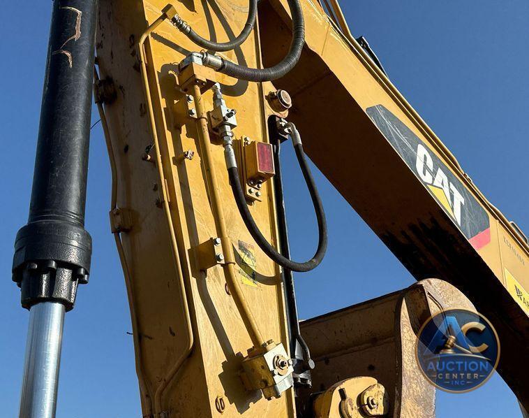 2017 Caterpillar  323F L excavator