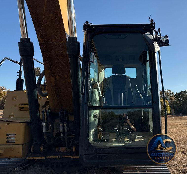 2017 Caterpillar  323F L excavator