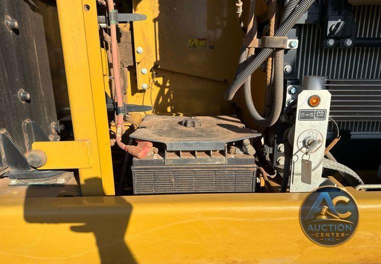 2017 Caterpillar  323F L excavator
