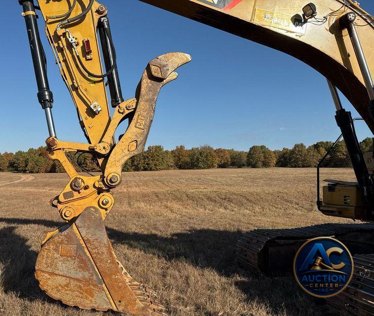 2017 Caterpillar  323F L excavator