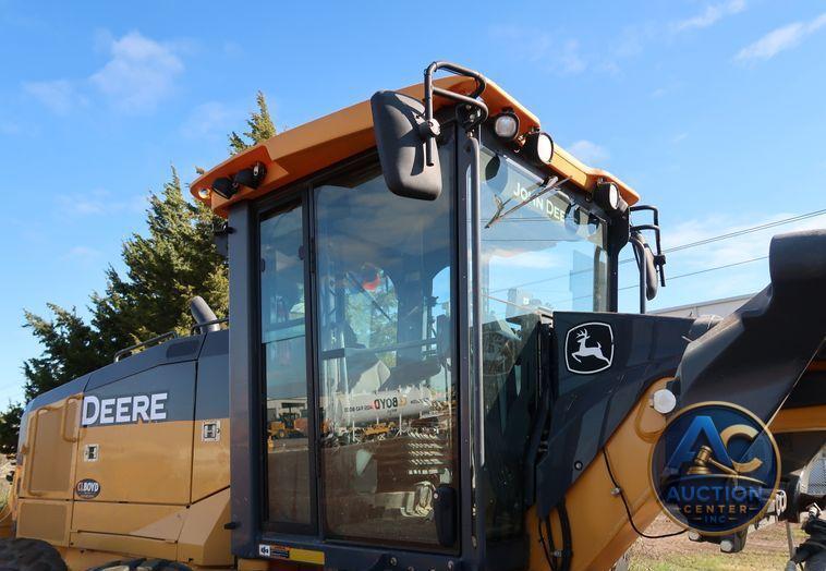 2016 John Deere 672G  motor grader