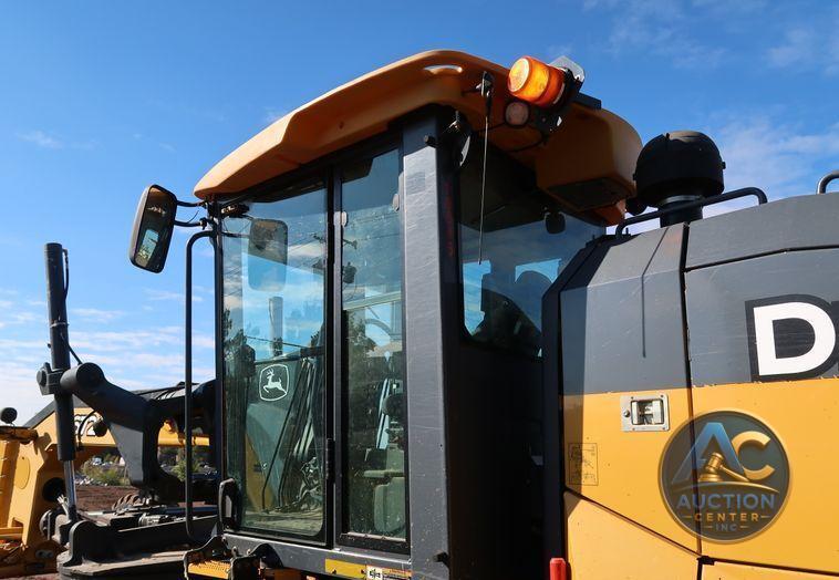 2016 John Deere 672G  motor grader