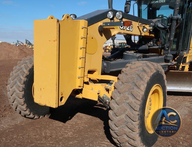 2016 John Deere 672G  motor grader
