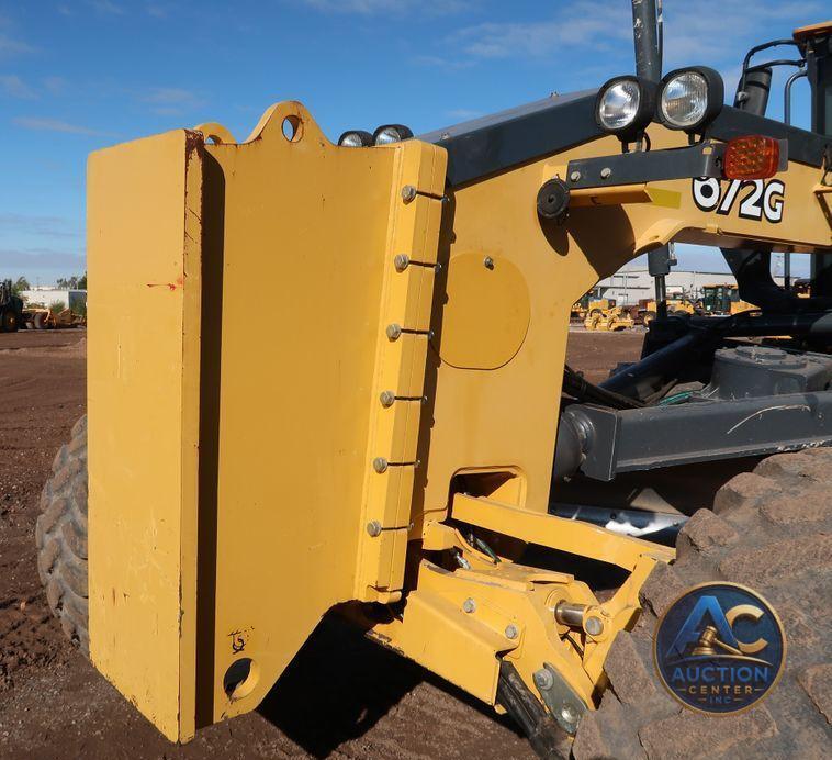 2016 John Deere 672G  motor grader