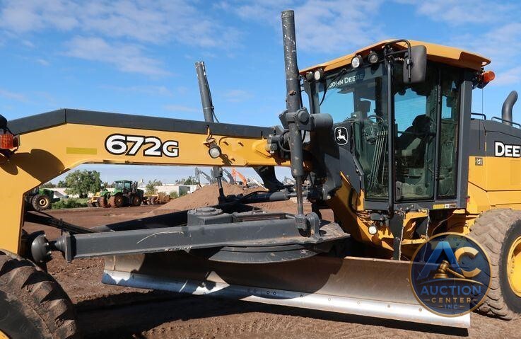 2016 John Deere 672G  motor grader