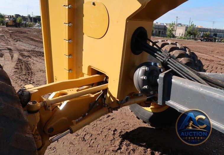 2016 John Deere 672G  motor grader