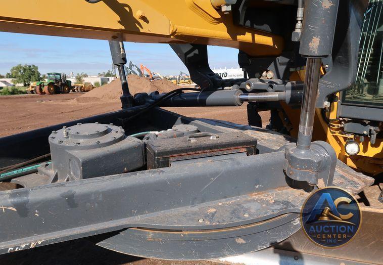 2016 John Deere 672G  motor grader