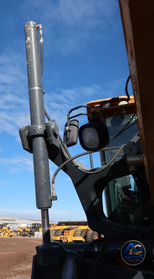 2016 John Deere 672G  motor grader