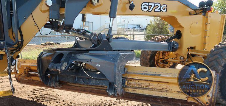 2016 John Deere 672G  motor grader