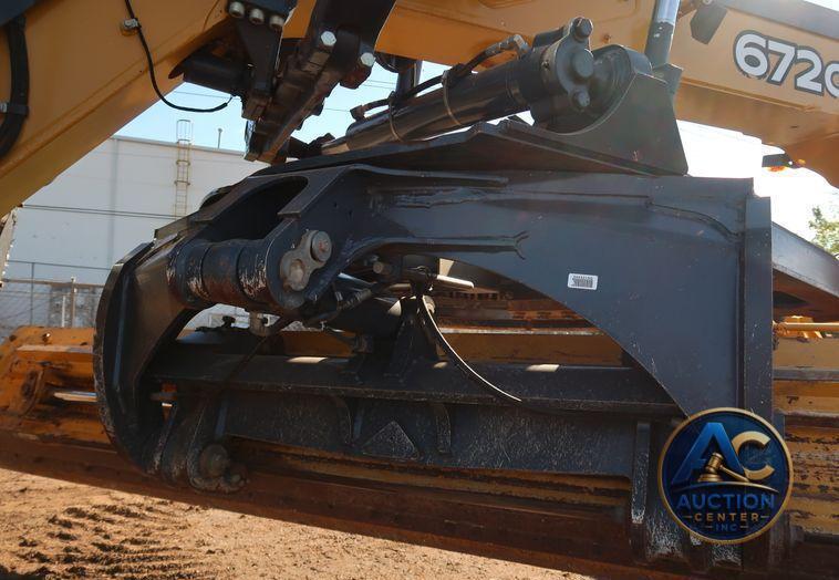 2016 John Deere 672G  motor grader