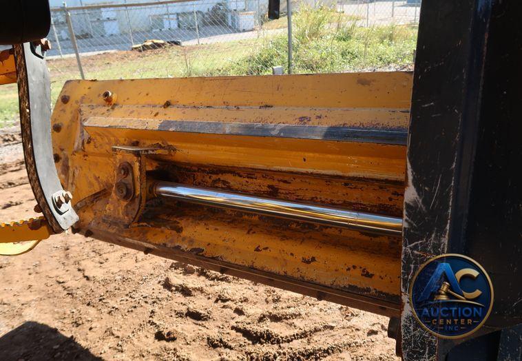 2016 John Deere 672G  motor grader