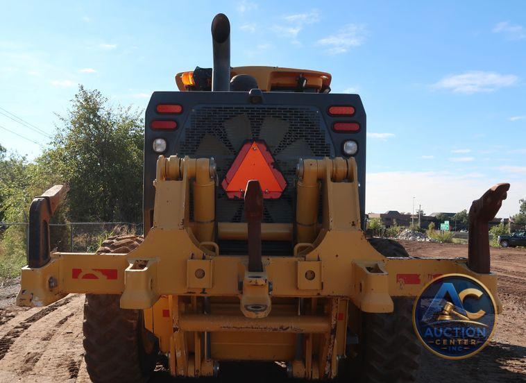 2016 John Deere 672G  motor grader