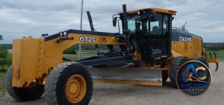 2015 John Deere 672G  motor grader