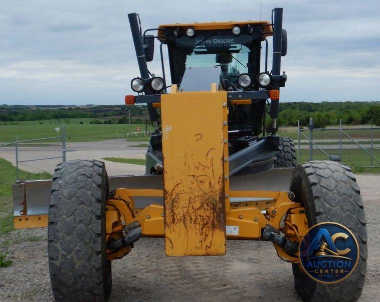 2015 John Deere 672G  motor grader