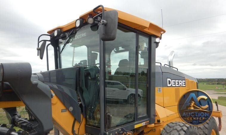 2015 John Deere 672G  motor grader