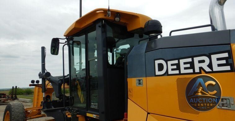 2015 John Deere 672G  motor grader