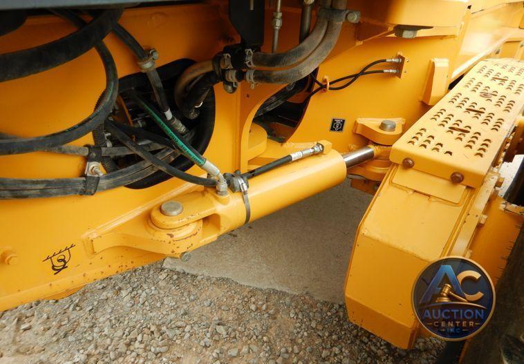 2015 John Deere 672G  motor grader