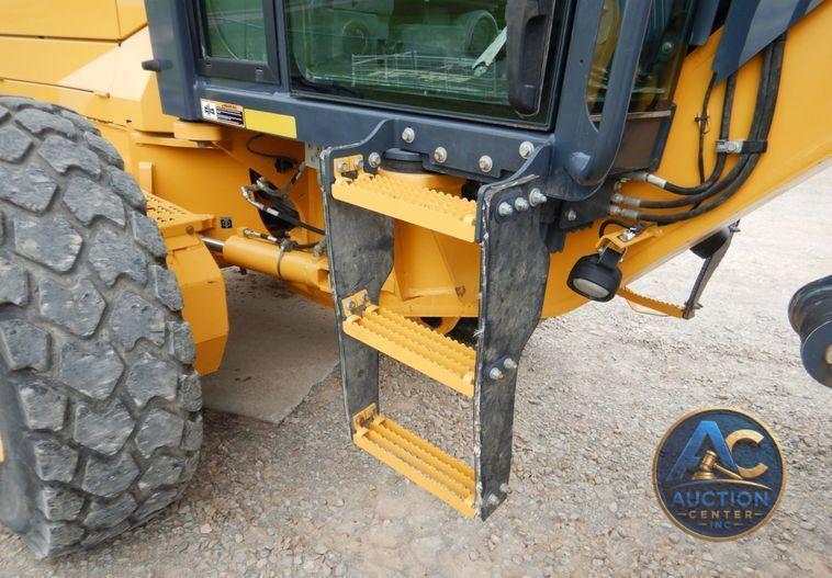 2015 John Deere 672G  motor grader