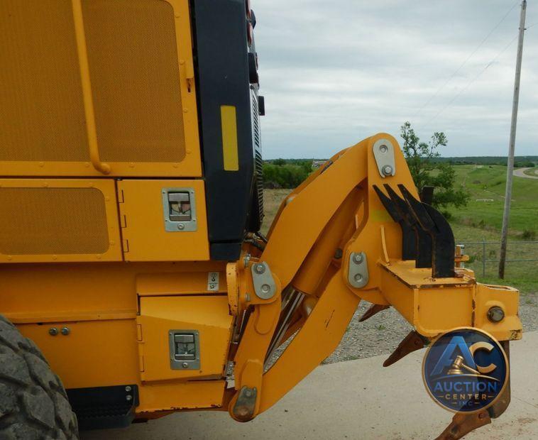 2015 John Deere 672G  motor grader