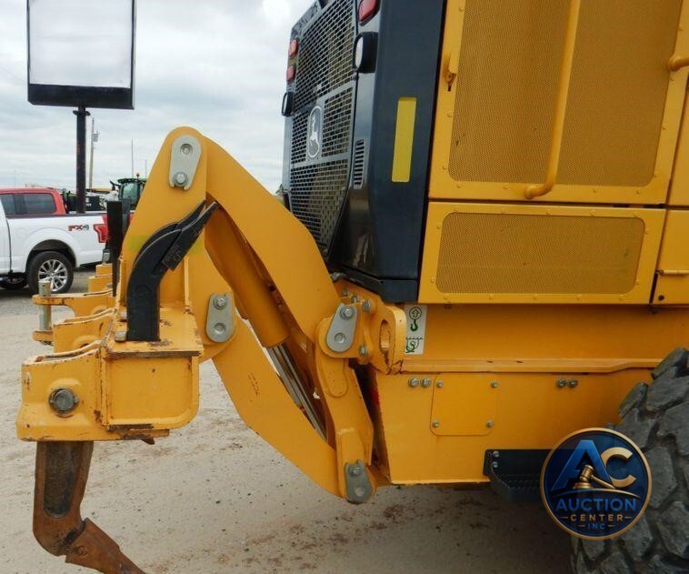 2015 John Deere 672G  motor grader